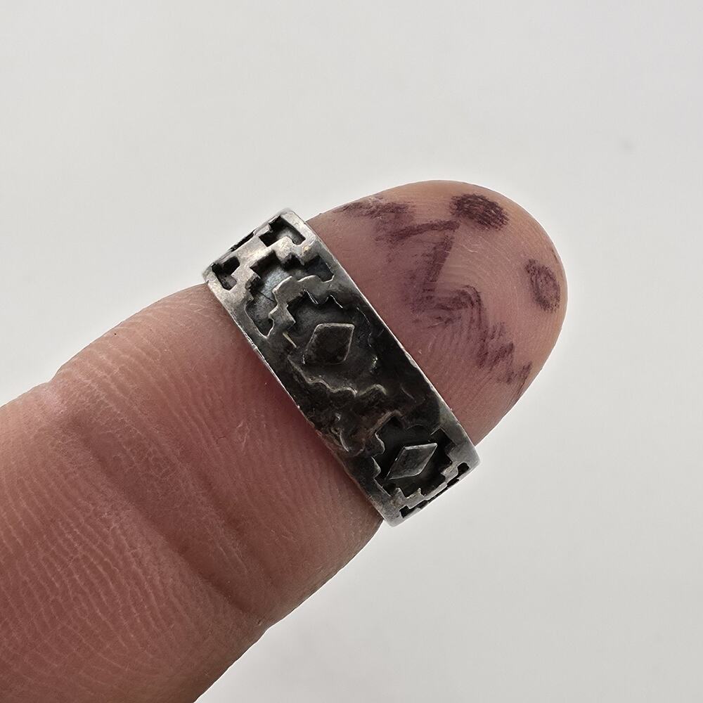 Vintage Sterling Silver Southwestern Cutout Band Ring Size 7.5 Geometric Jewelry